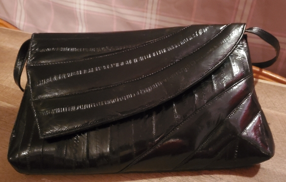 Beautiful Eel Skin Purse - Picture 1 of 4